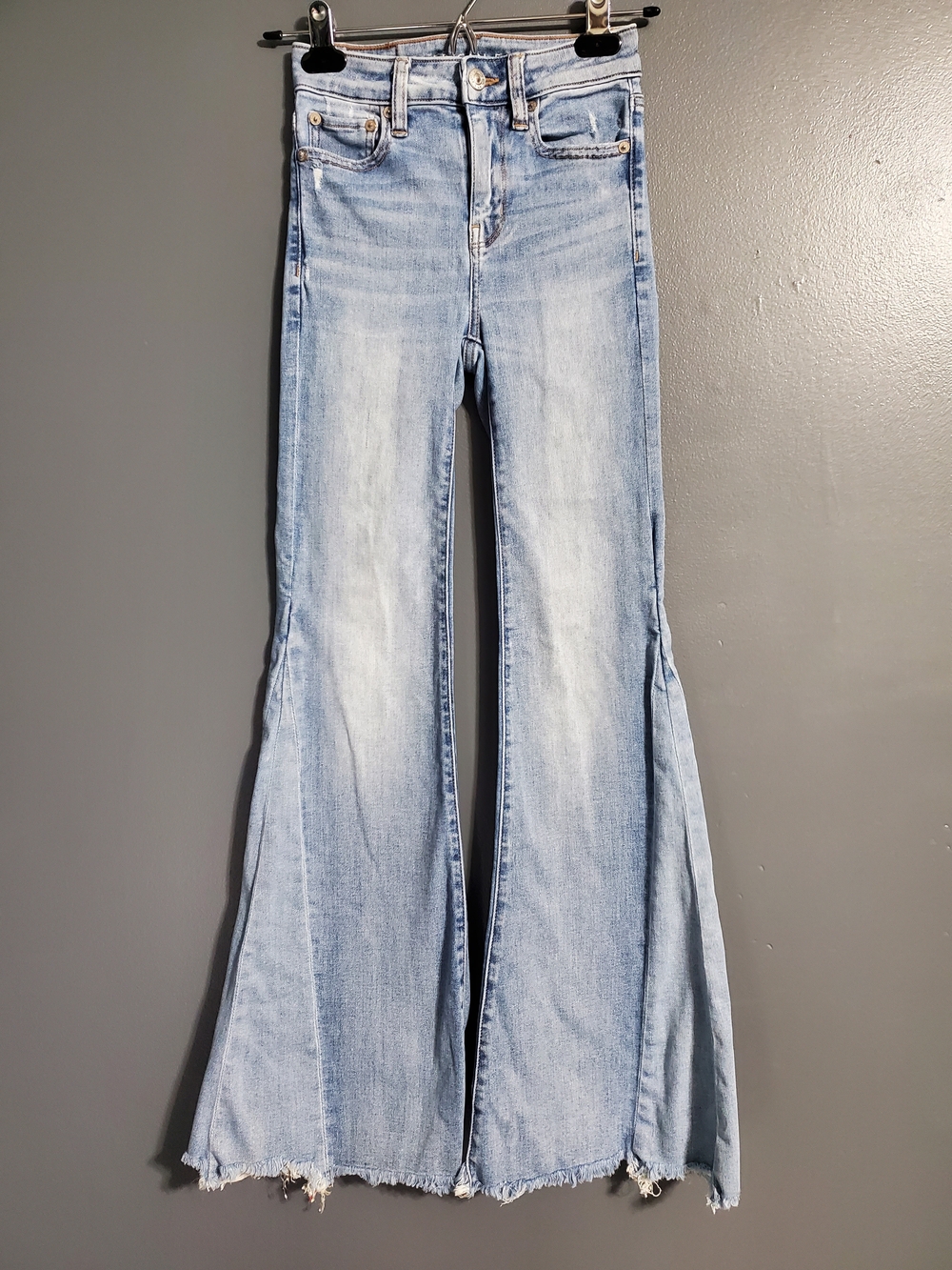 American Eagle Outfitters Light Blue Festival Flare Jeans with Raw Edge Size 000
